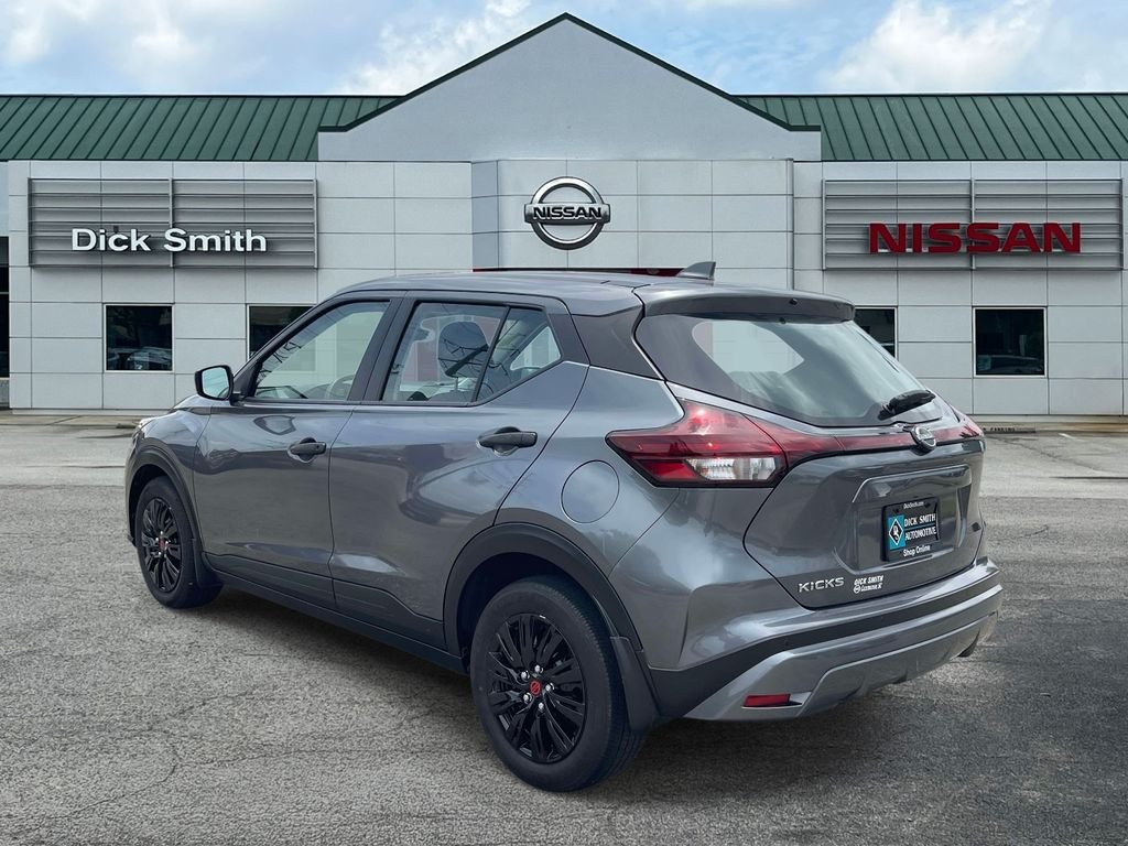 Used 2023 Gray Nissan S image 4
