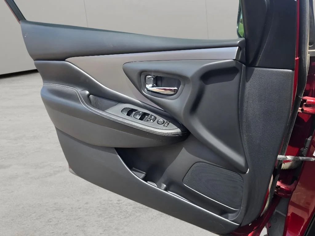 Used 2019 Cayenne Red Pearl Metallic Nissan S image 24
