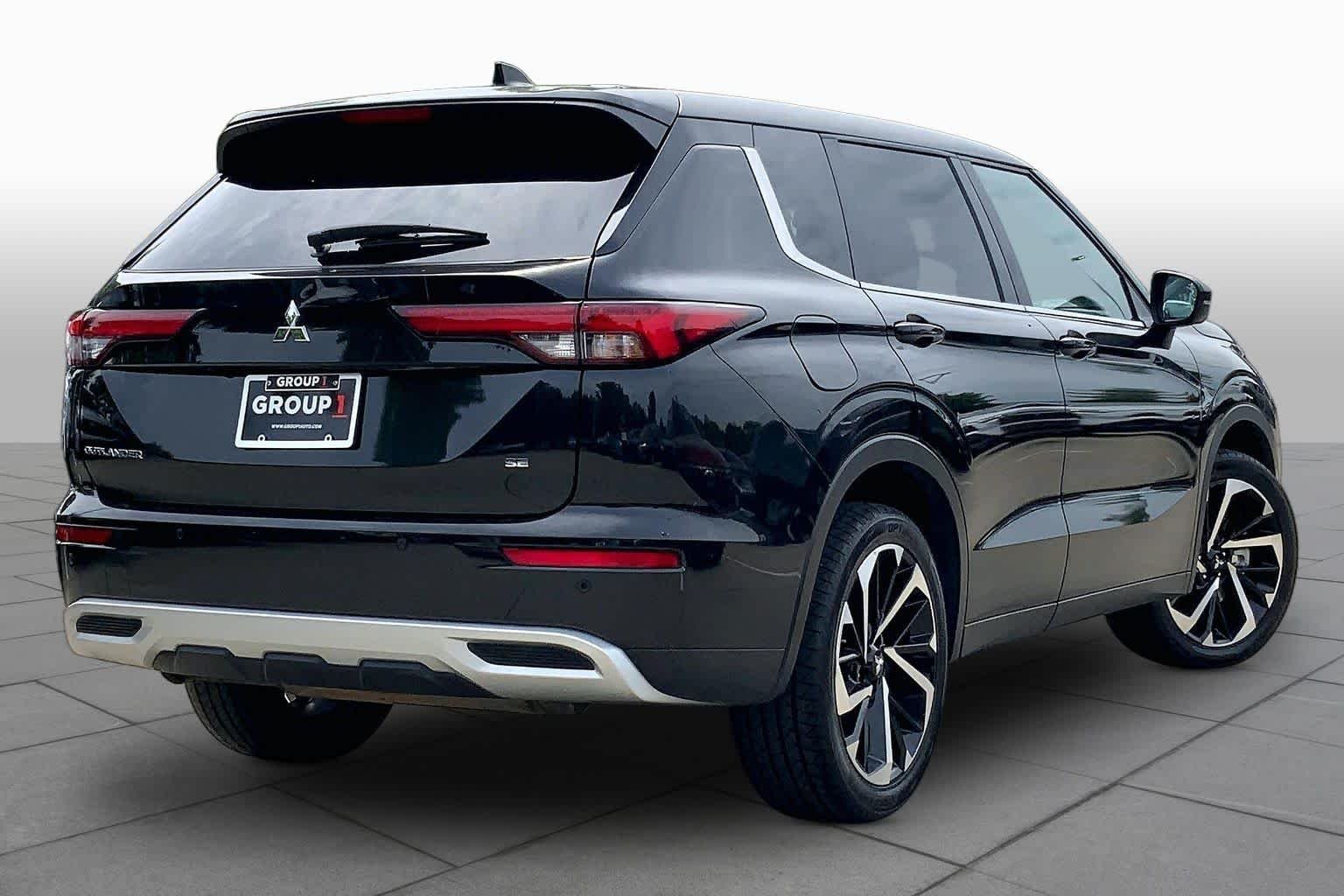 Used 2024 Black Diamond Mitsubishi SE image 13