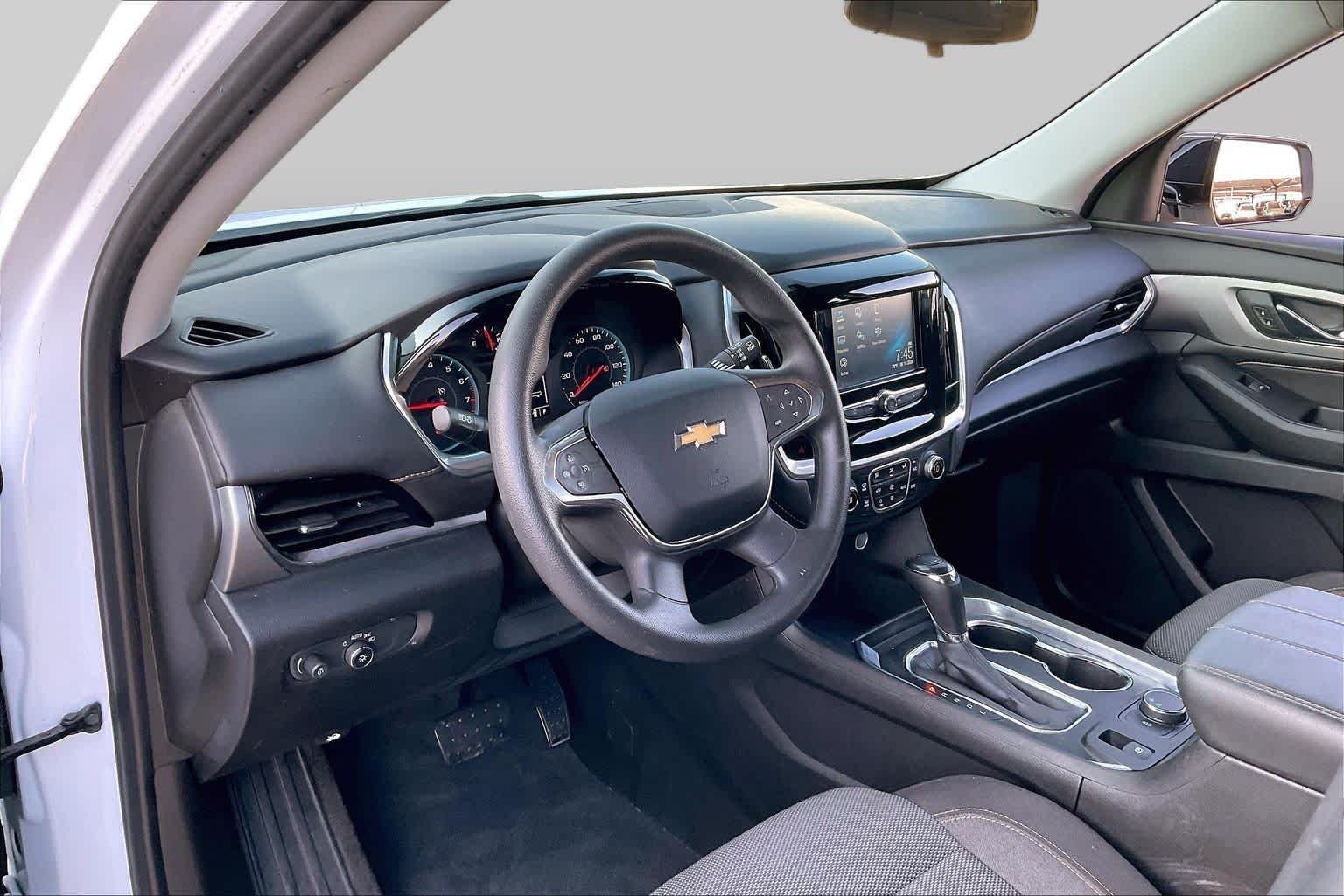 Used 2019 Summit White Chevrolet LS image 15