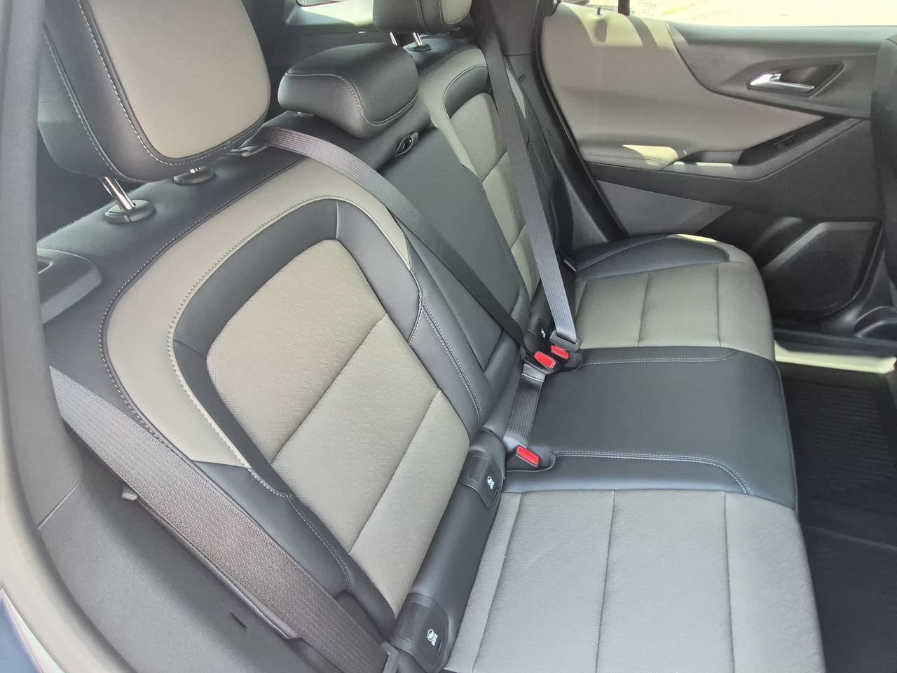 2027 Chevrolet Equinox LT - Photo 27