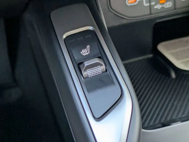 New 2026 Ivory Silver Kia S image 24