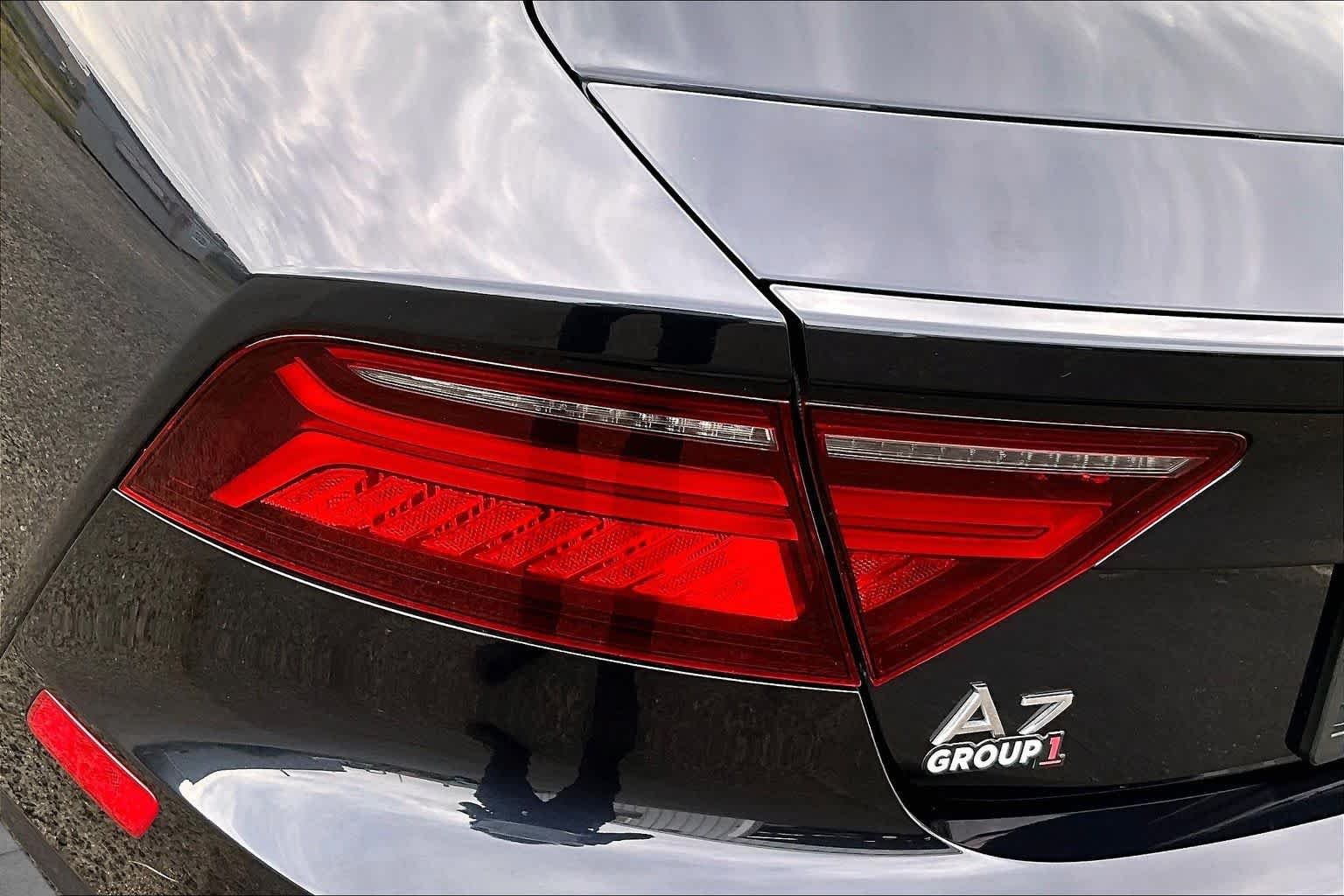 Used 2018 Moonlight Blue Metallic Audi Premium Plus image 29