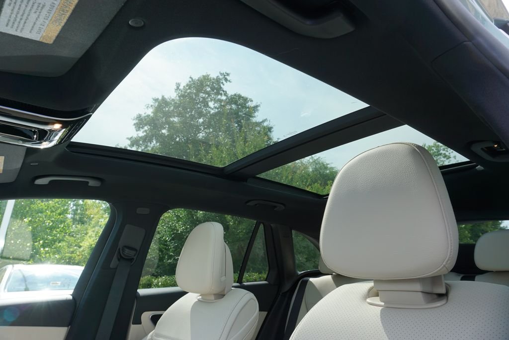 New 2027 Verde Silver Metallic Mercedes-Benz GLC 300 image 14