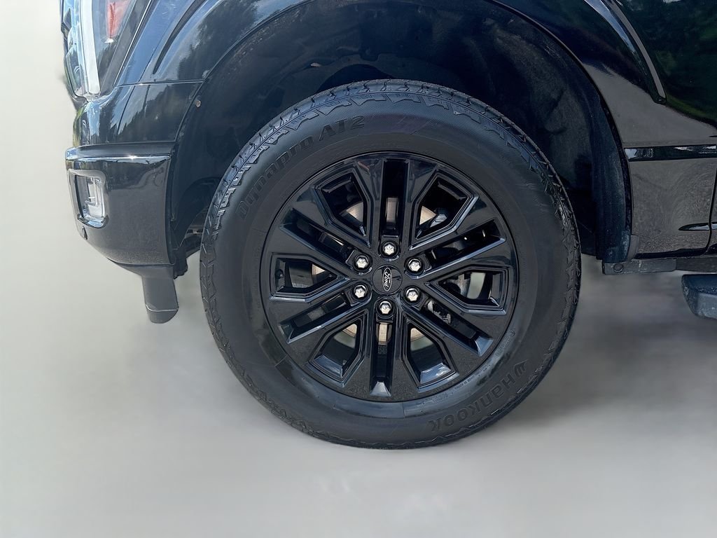 Used 2024  Ford Lariat image 12