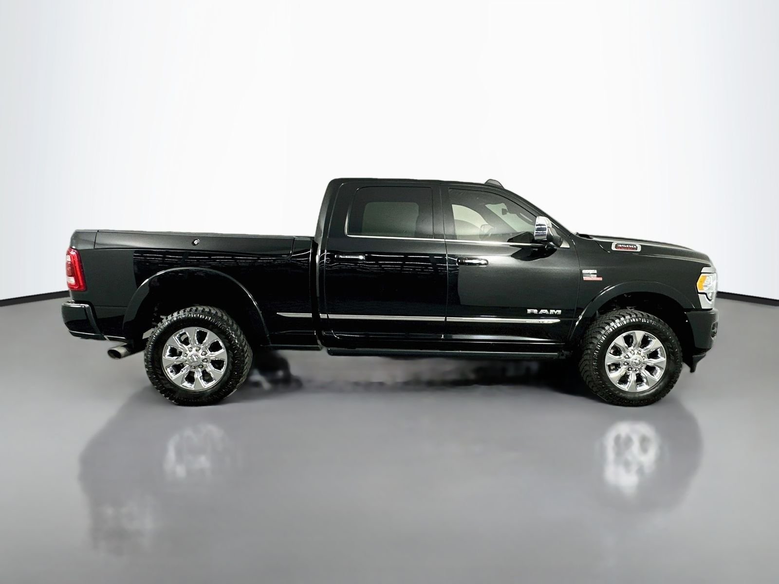 Used 2019 Diamond Black Crystal Pearlcoat Ram Limited image 7