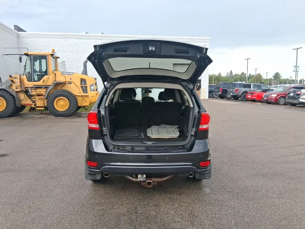 Used 2013 Brilliant Black Crystal Pearlcoat Dodge R/T image 35
