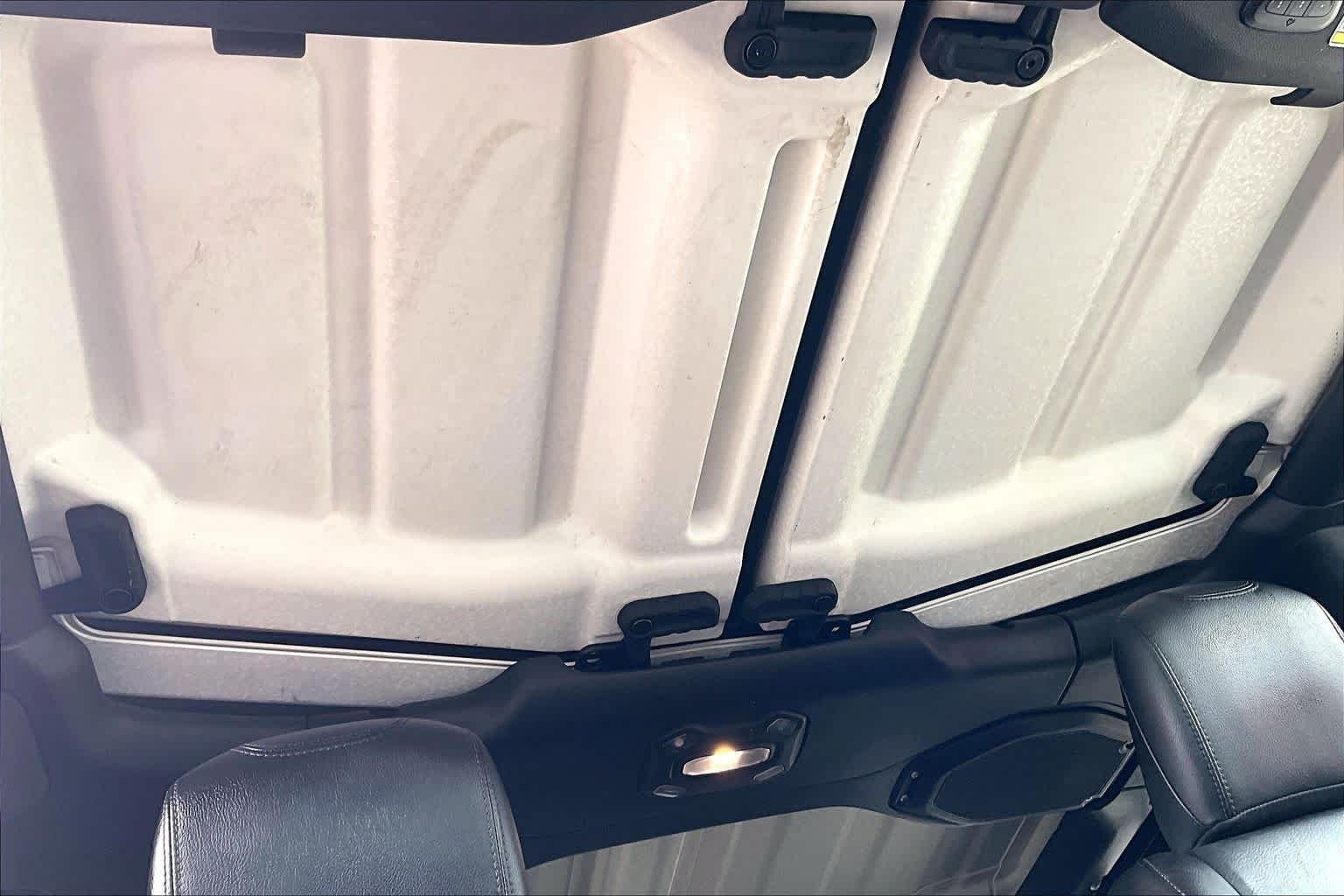 Used 2018 Granite Crystal Metallic Clearcoat Jeep Sahara image 13