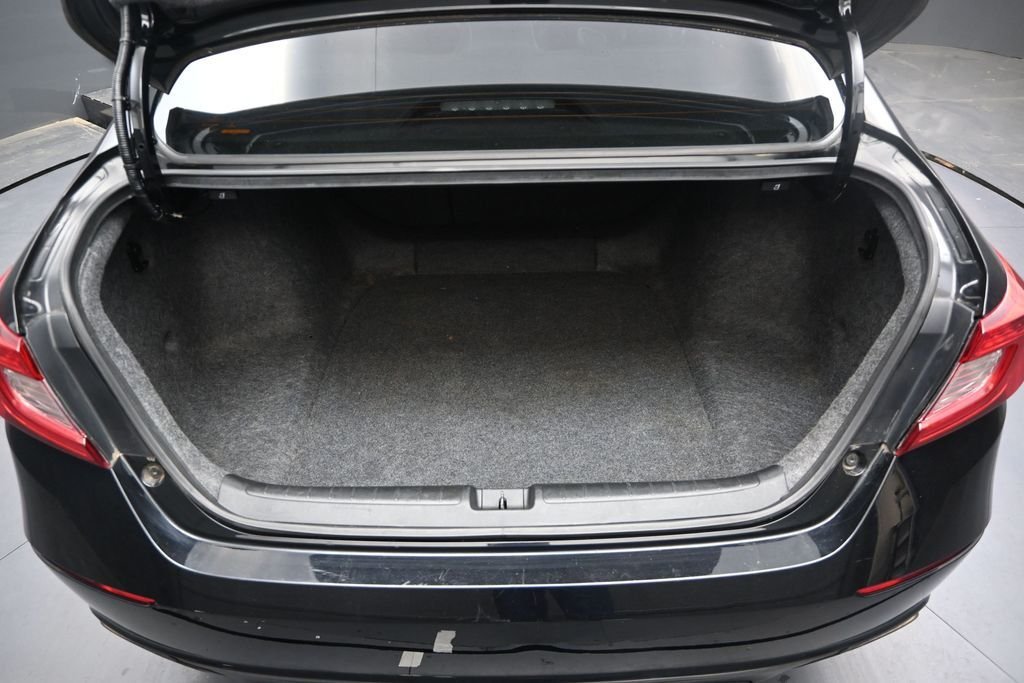 Used 2018  Honda Sport image 14