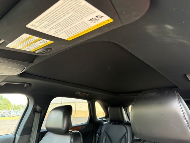 Used 2019 Black Lincoln Reserve image 23