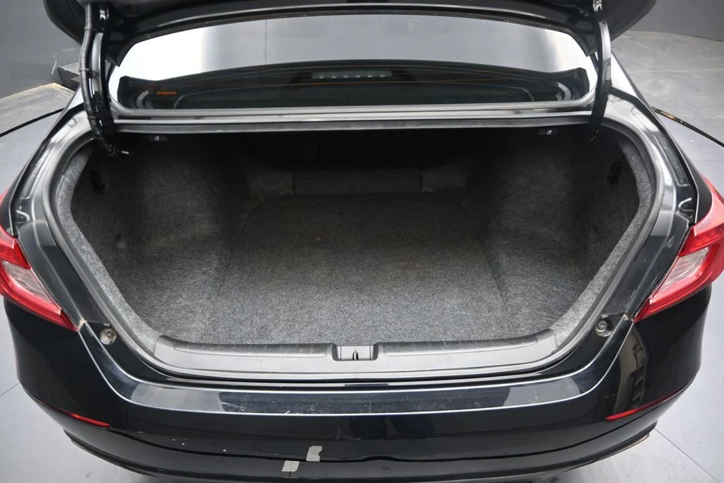 Used 2018  Honda Sport image 14
