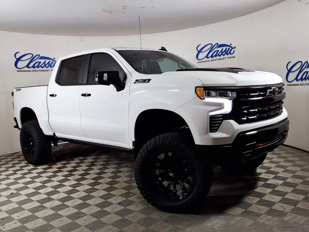 New 2026 Summit White Chevrolet LT Trail Boss image 1