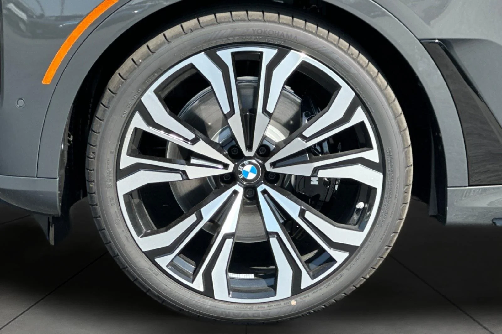New 2027 Dravit Grey Metallic BMW xDrive40i image 27