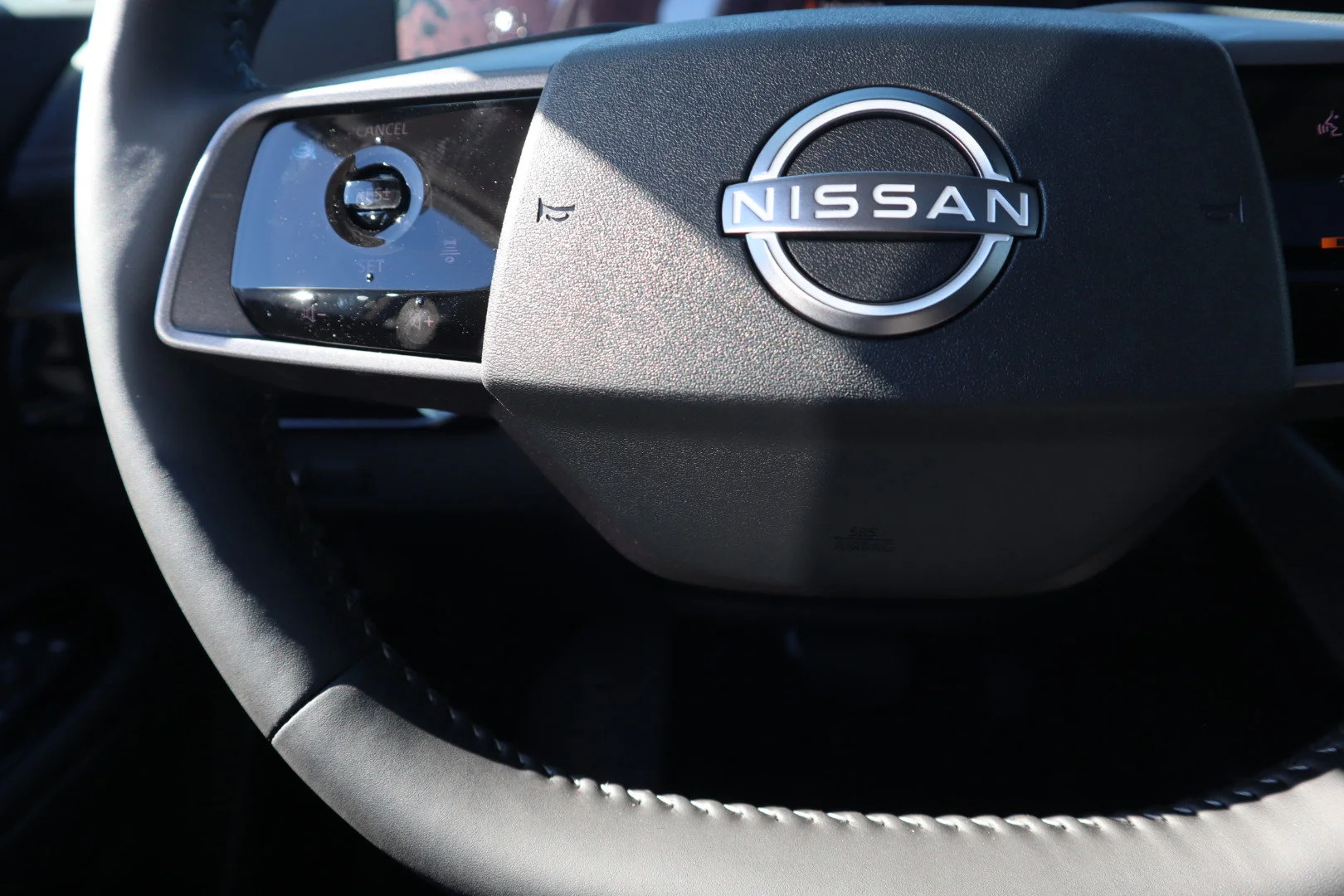 New 2026 Everest White Pearl TriCoat Nissan SL image 11