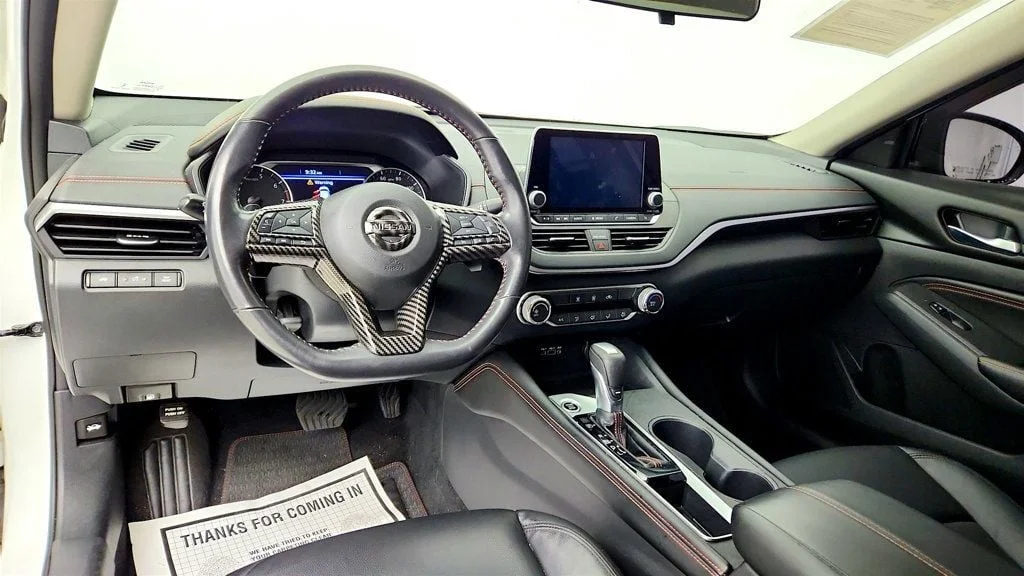Used 2022 Pearl White Tricoat Nissan 2.5 SR Sedan image 12