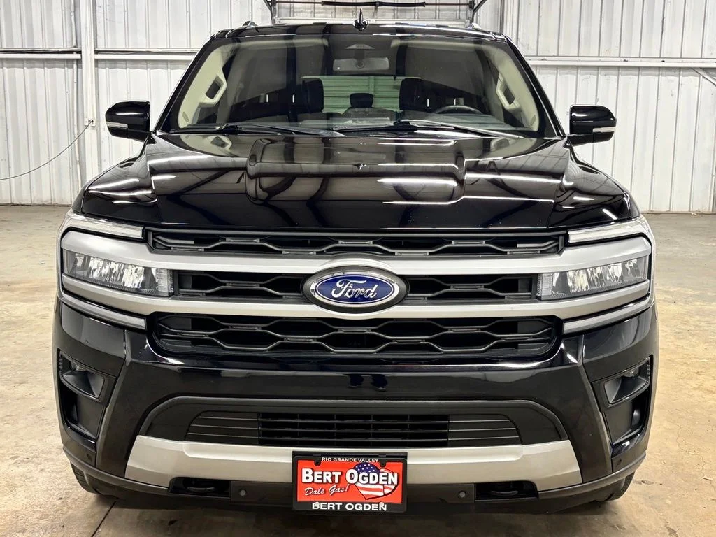 Used 2023 Black Ford XLT image 2