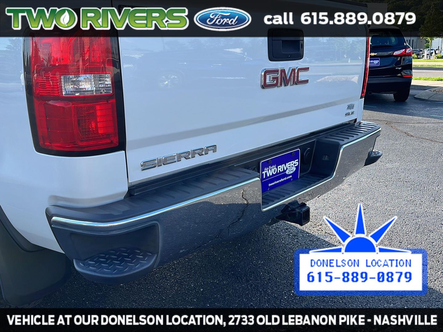 Used 2018 White Frost Tri-Coat GMC SLE image 9