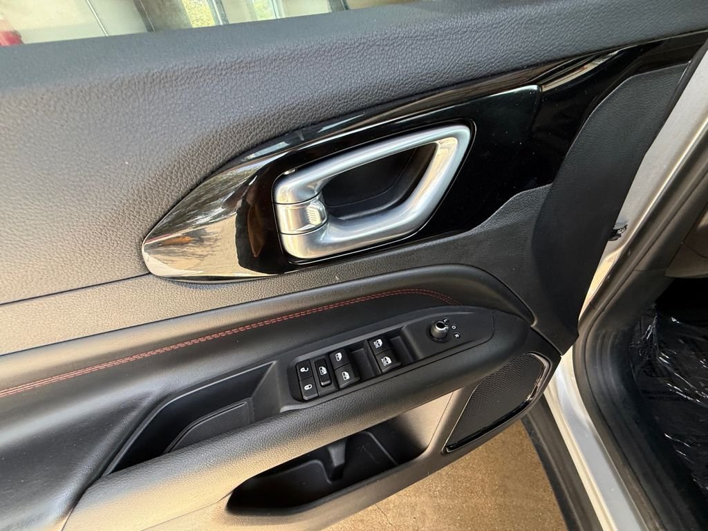 Used 2025 Silver Jeep Trailhawk image 11