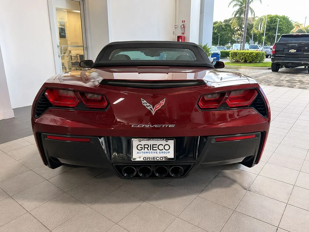 Used 2016 Red Chevrolet Stingray image 4