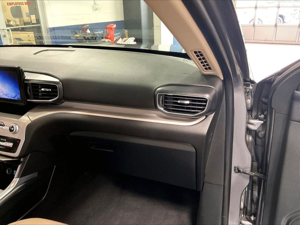 Used 2023 Gray Ford XLT image 13