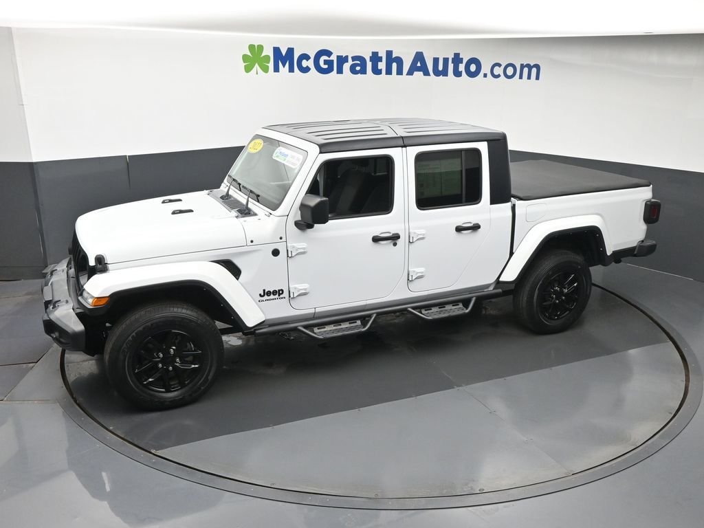 Used 2022 White Jeep Sport image 21