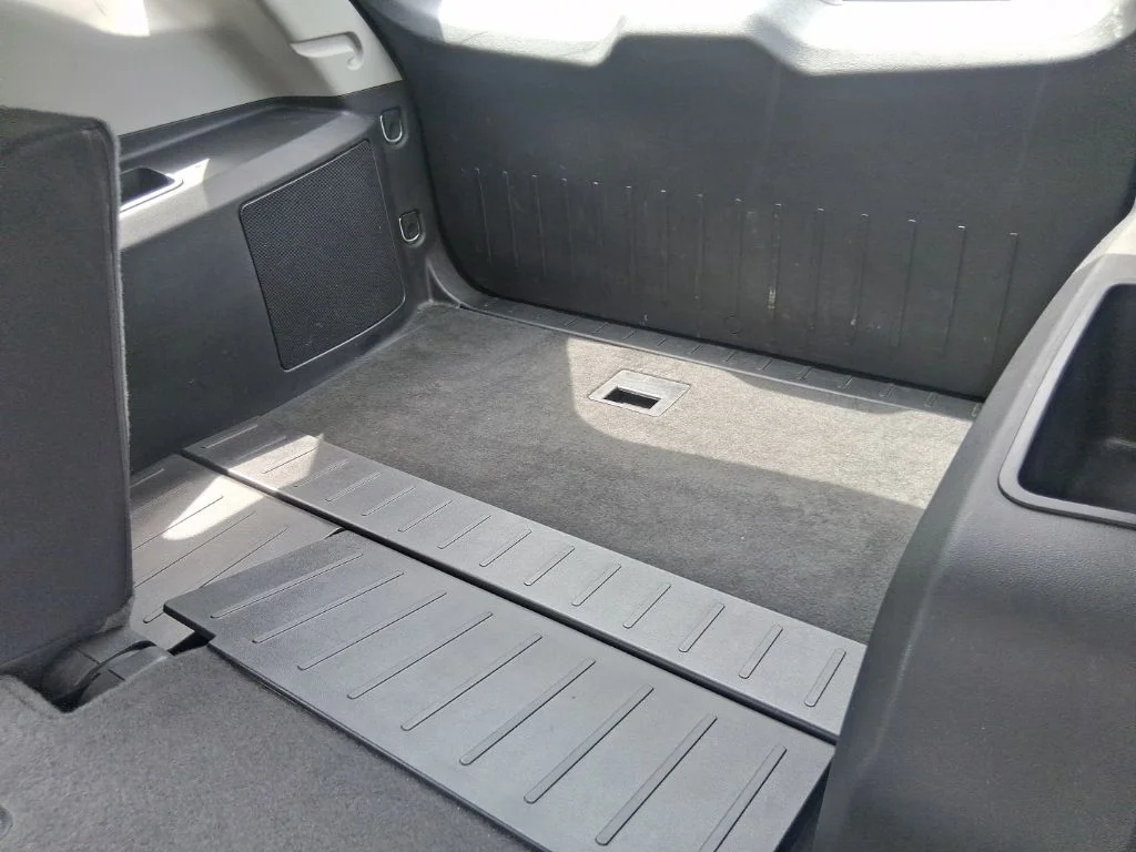 Used 2016 Silver Chevrolet LS image 16