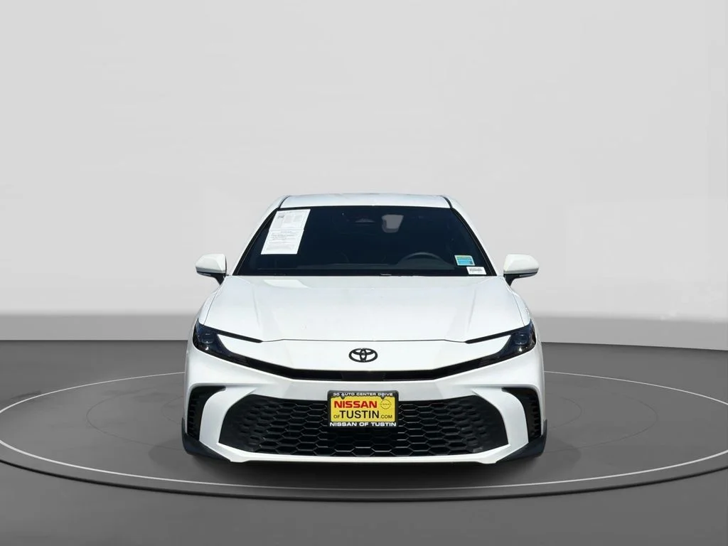 Used 2026 Ice Cap Toyota SE image 2