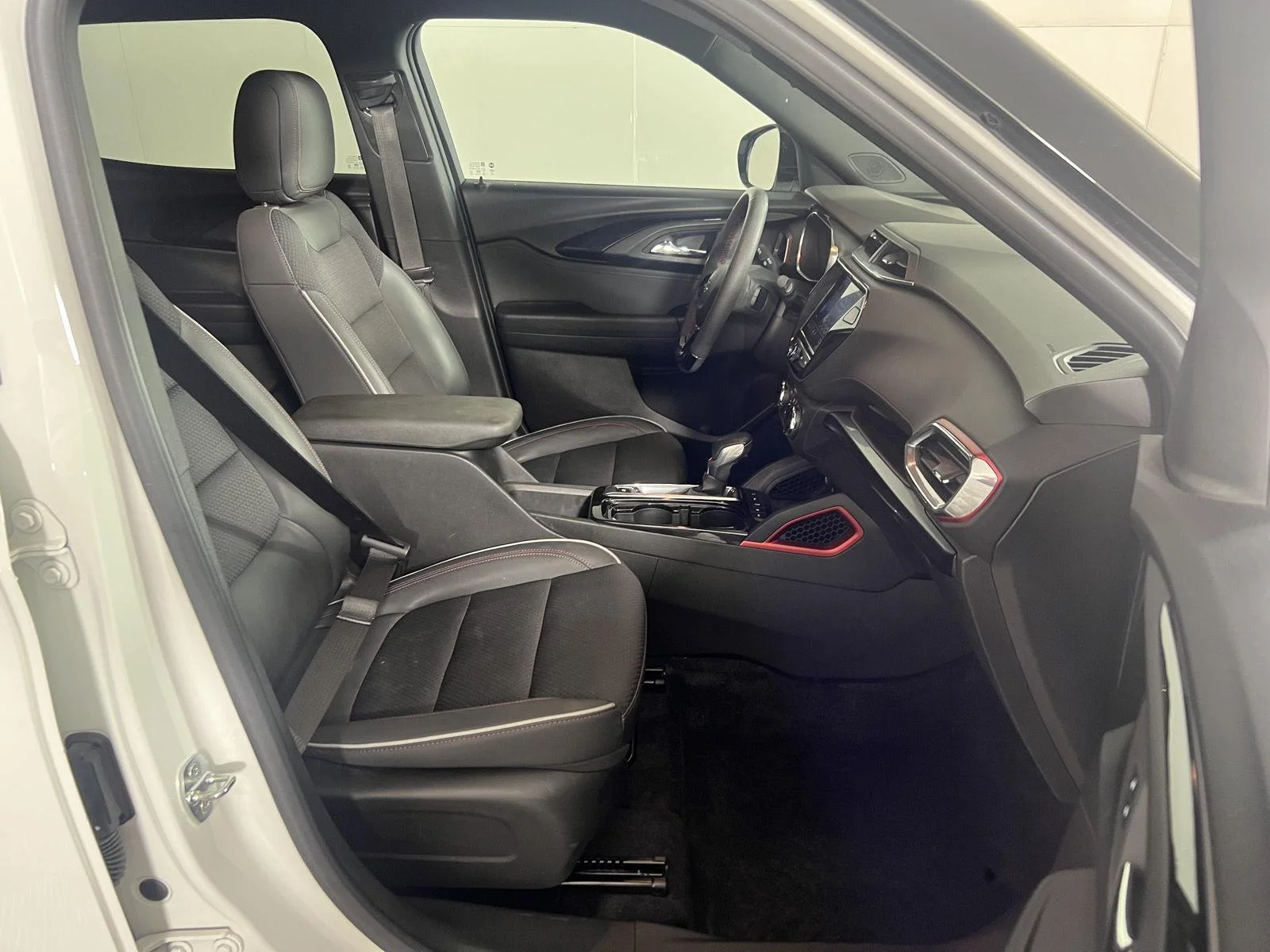 Used 2023 Summit White Chevrolet RS image 10