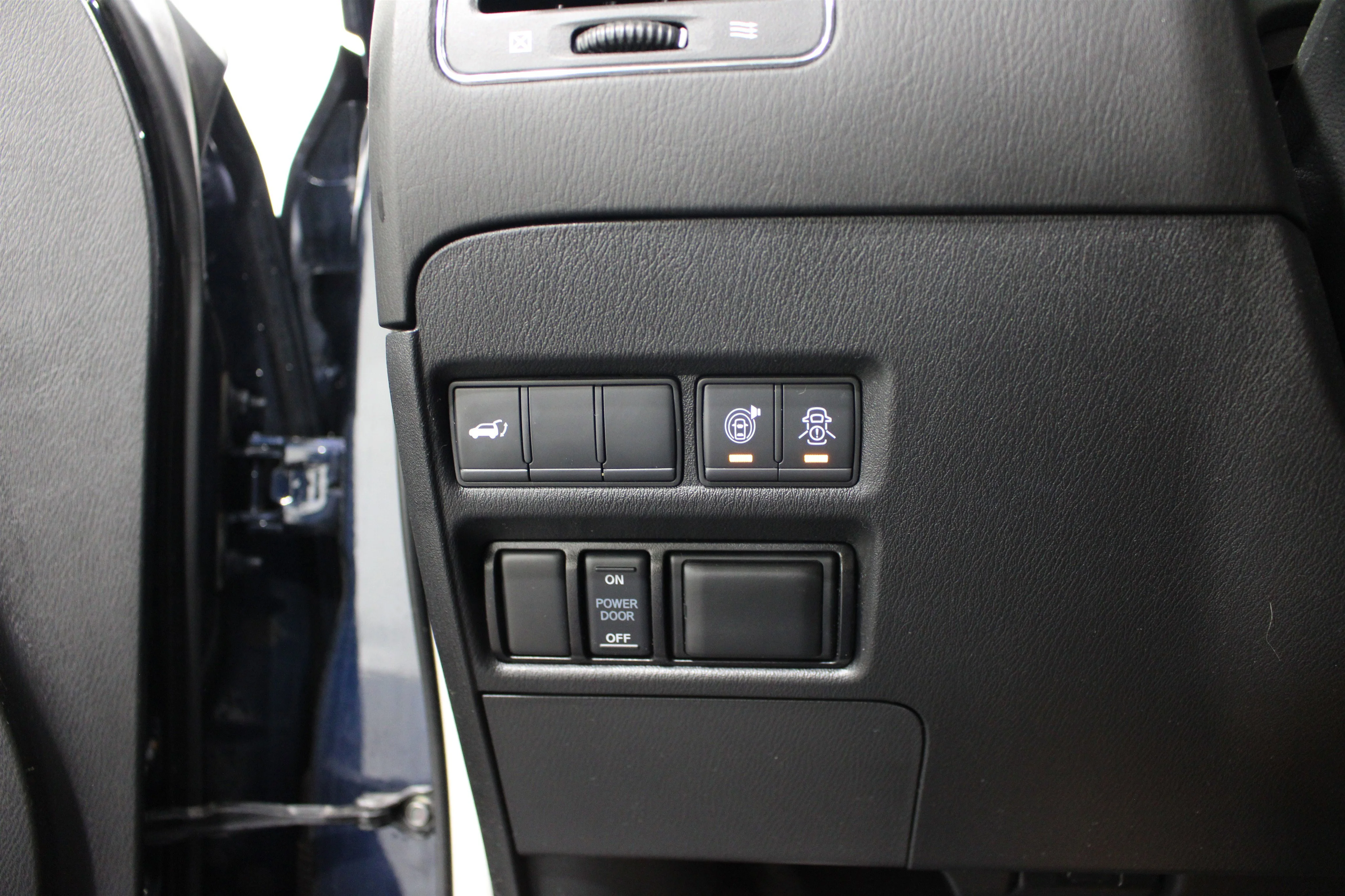 2020 Nissan Armada SL - Photo 8