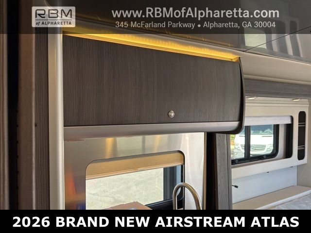 New 2025 high-tech silver metallic Mercedes-Benz Modern Griege image 48