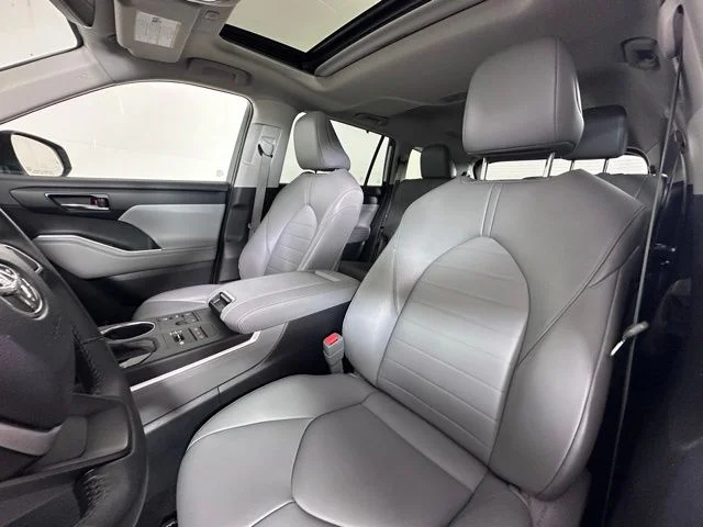 Used 2023 Beige Toyota XLE image 24