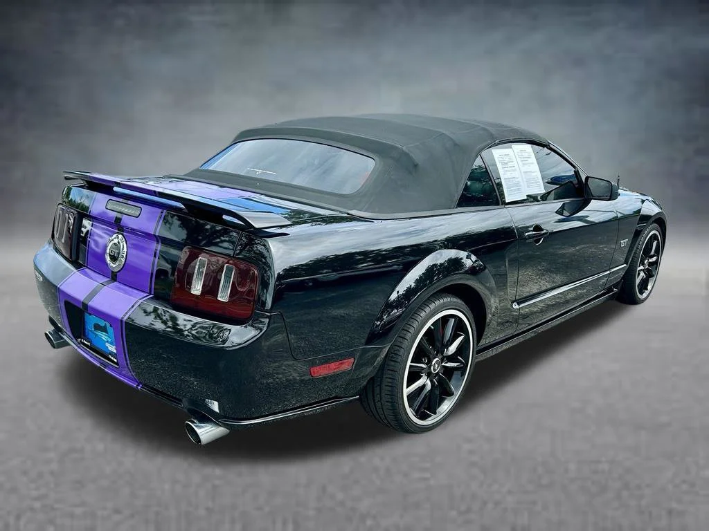 Used 2006 Black Clearcoat Ford  image 5
