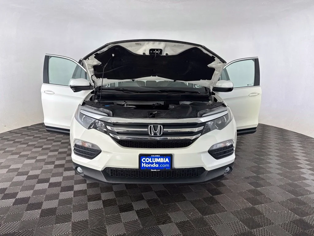 Used 2017 White Honda EX-L image 18
