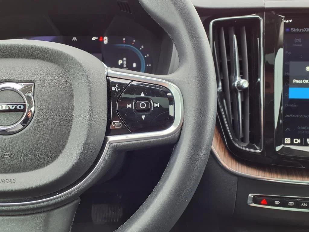 2023 Volvo XC60 Plus - Photo 7