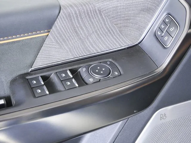 Used 2021 White Ford Platinum image 23