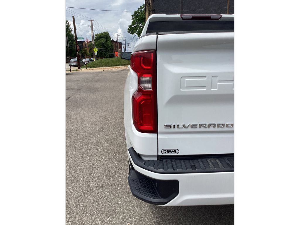 Used 2023 Summit White Chevrolet RST image 31