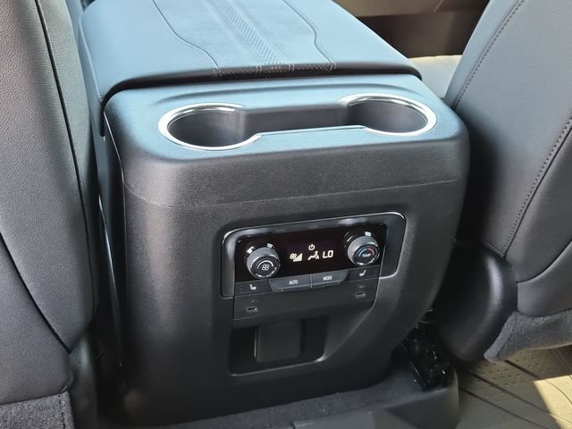 2026 Chevrolet Suburban High Country - Photo 23