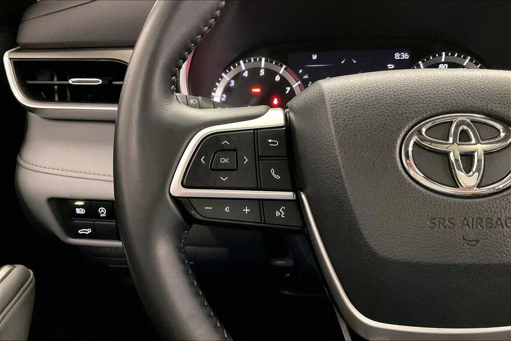 Used 2023 Beige Toyota XLE image 22