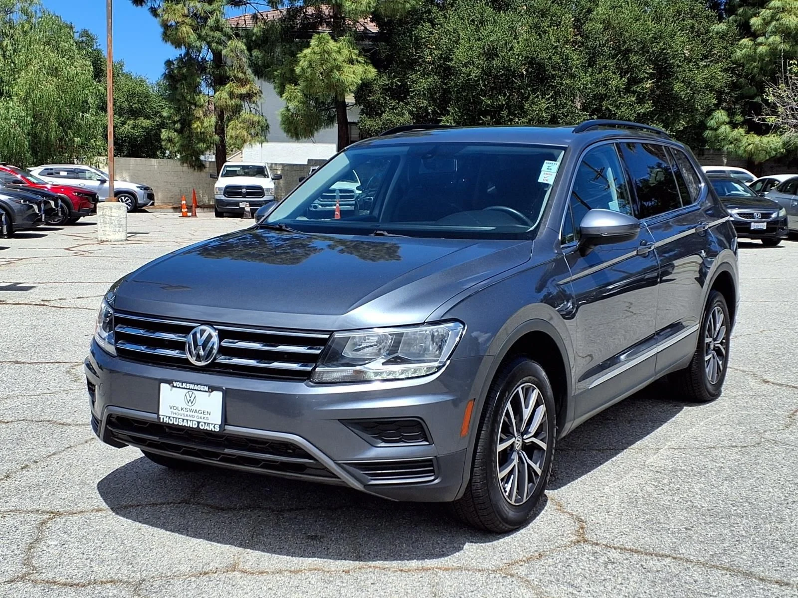 Used 2020 Gray Volkswagen 2.0T SE image 25