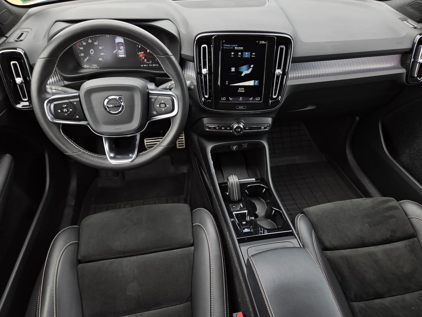 Used 2021 Glacier Silver Metallic Volvo R-Design image 15