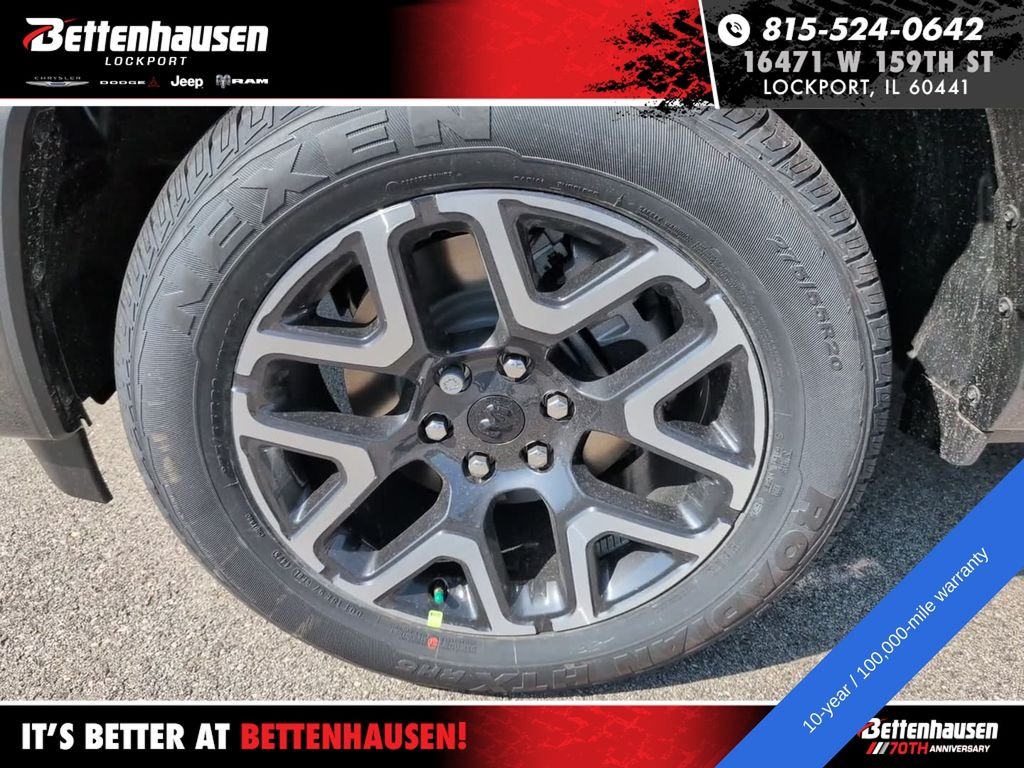 New 2026 Granite Crystal Metallic Clear-Coat Exterior Paint RAM Laramie image 12