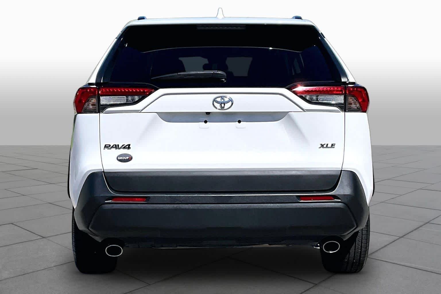 Used 2021 Super White Toyota XLE image 5