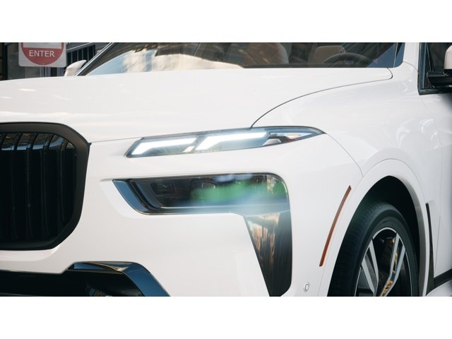 New 2027 Alpine White BMW  image 6