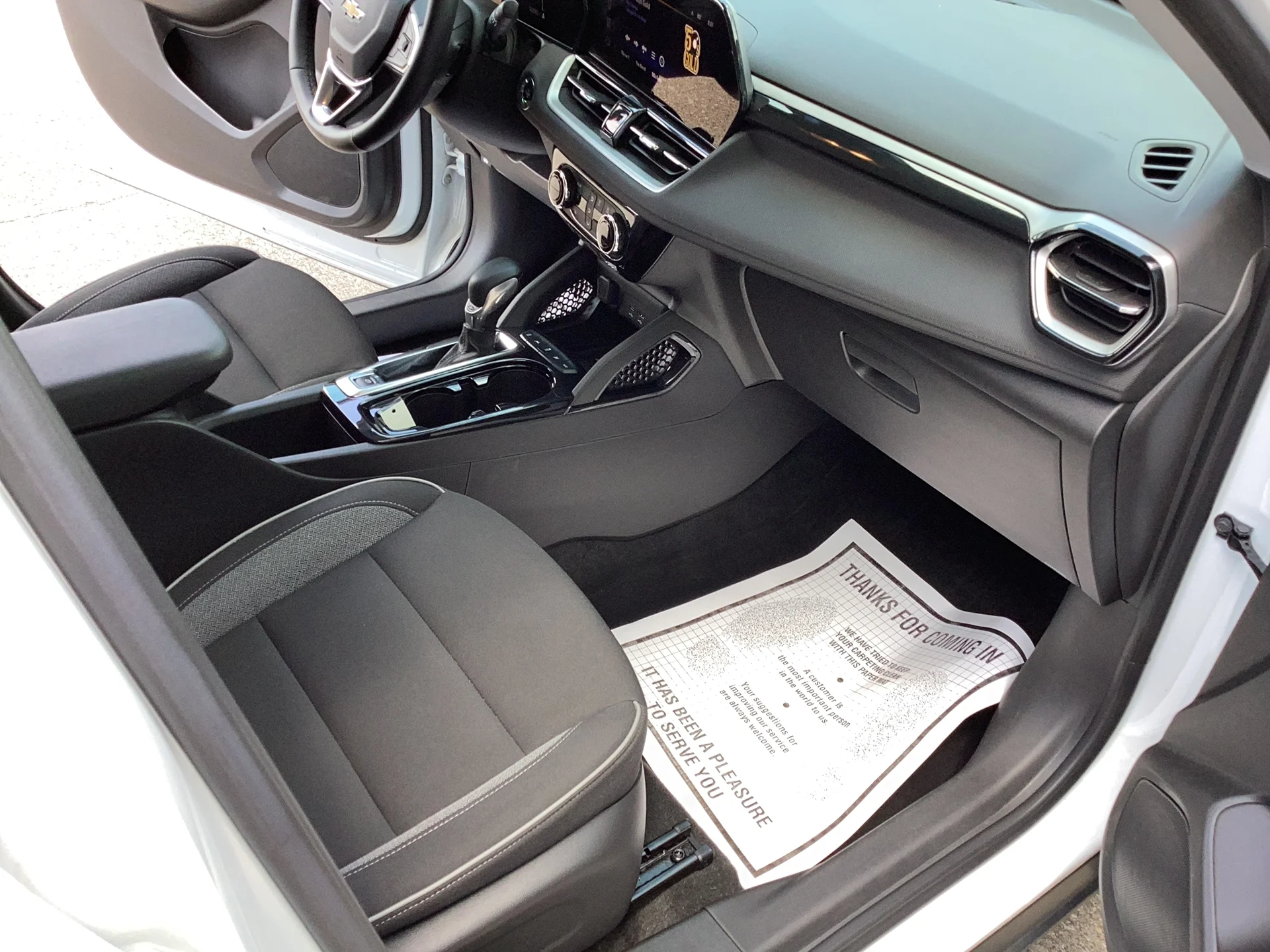 Used 2024 Summit White Chevrolet LT image 11