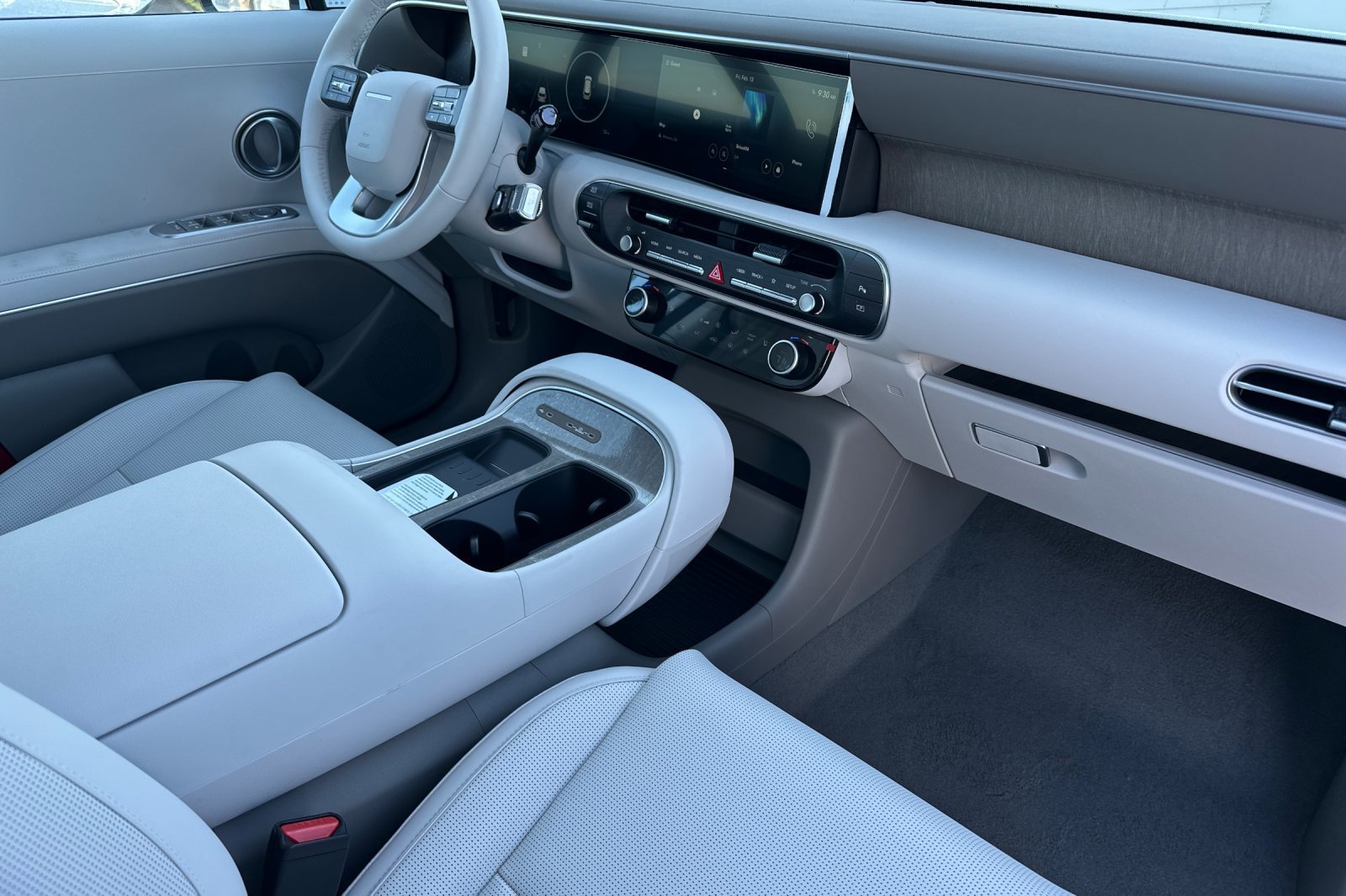 New 2026 Creamy White Pearl Hyundai SEL 8P image 17