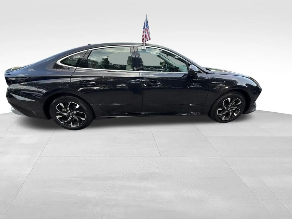 Used 2025 Blue Hyundai SEL image 8
