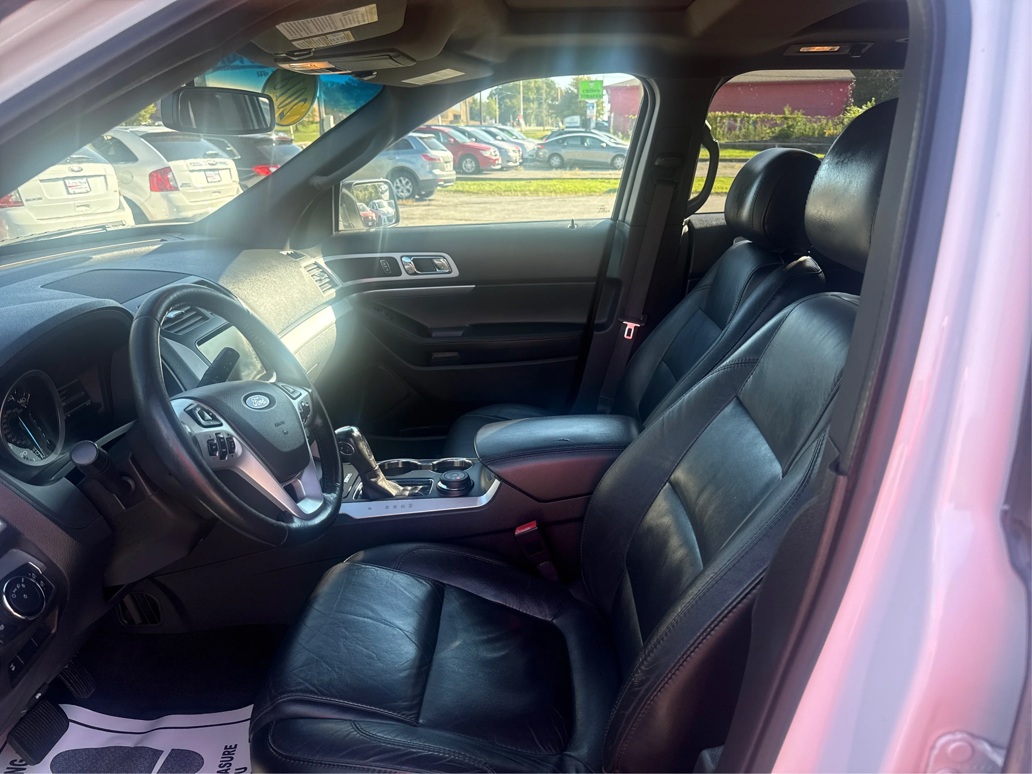 Used 2015 White Ford XLT image 9