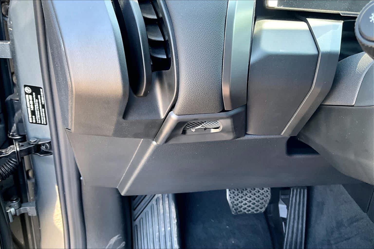 New 2026 Skyscraper Grey Metallic BMW 30 xDrive image 18