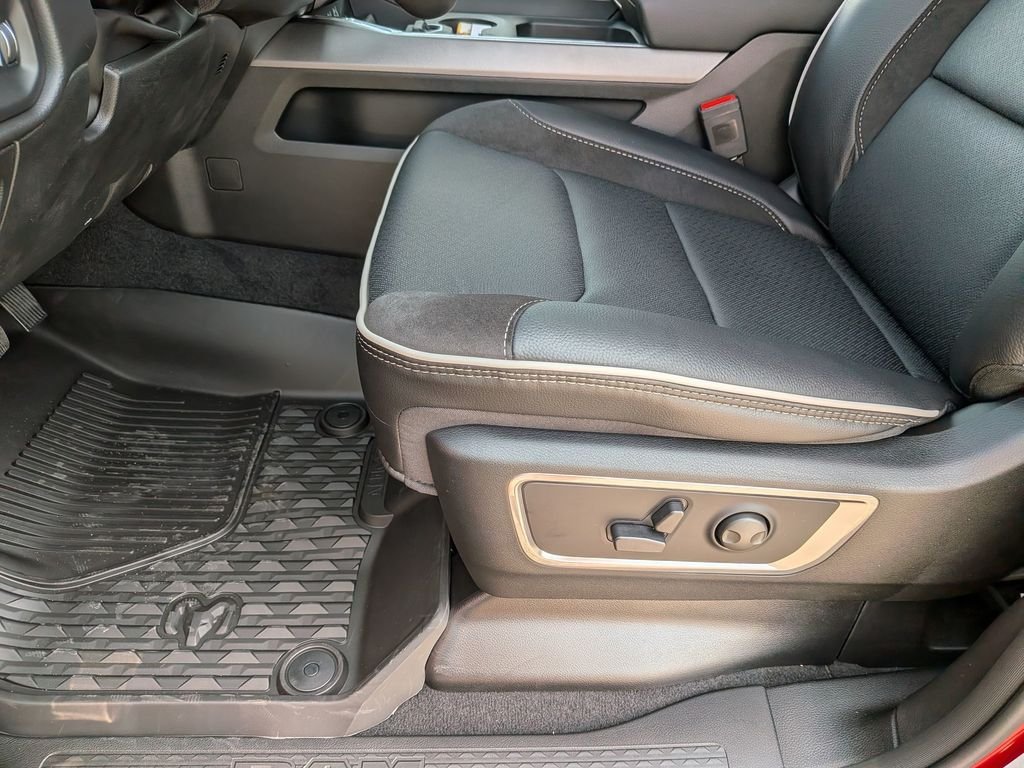 New 2026 Molten Red Pearl-Coat Exterior Paint RAM Laramie image 15
