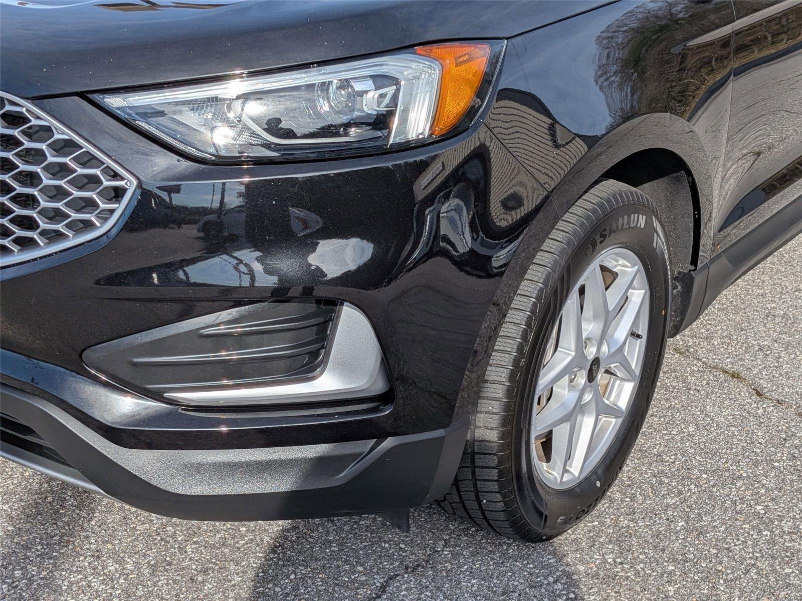 Used 2024 Agate Black Metallic Ford SEL image 9
